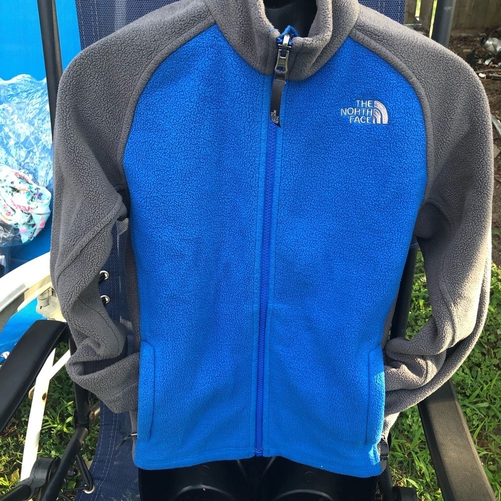 The northface fleece sweater for boys